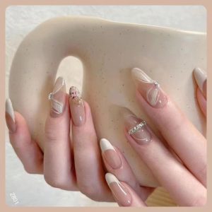 Nail Art – Soft Beige Luxe Elegance