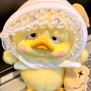 Boneka Bebek Lucu Ekspresi Lelah dengan Topi dan Boneka Ikan